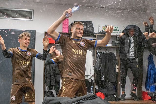 该继续依赖 该继续依赖